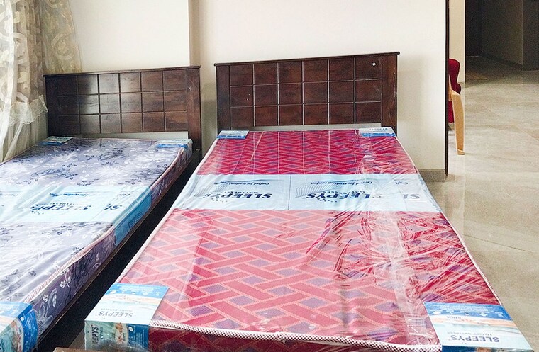 Bedroom, jogeshwari east Pg For Boys In Jogeshwari East 10620290