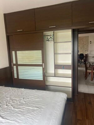 Room in 2 BHK Apartment at Prestige St Johns Woods, Koramangala – for Rent