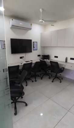 Office Space For Rent in Vastrapur