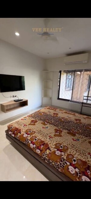 Bedroom in 1 BHK Apartment at Manju Mahal Apartment, Pali Hill – for Rent