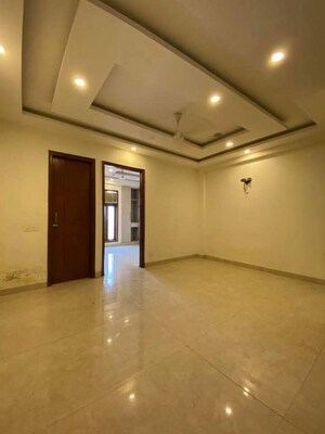 Room in 2 BHK Builder Floor at Saket – for Rent