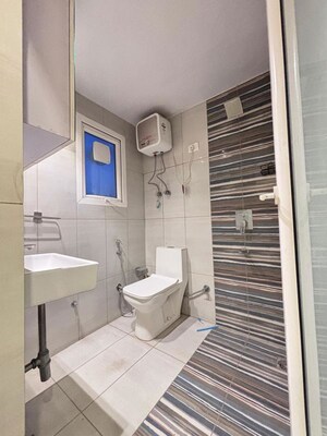 Bathroom in 1 BHK Builder Floor at Masjid Moth – for Rent