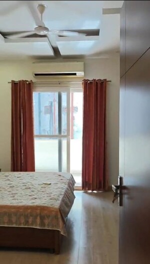 Bedroom in 3 BHK Builder Floor at Sector 21 – for Rent