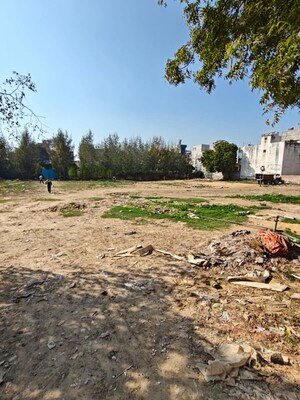Plot Area in  Warehouse at Kherki Daula – for Rent
