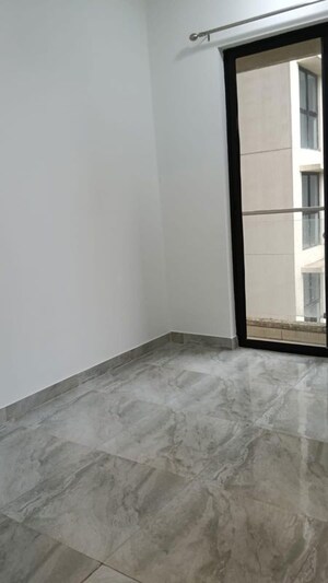 Room in 3 BHK Apartment at Risland The Icon, Dhokali – for Rent