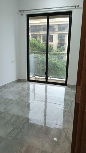 Room in 3 BHK Apartment at Risland The Icon, Dhokali – for Rent