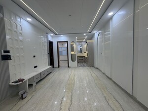 Building Lobby in 3 BHK Builder Floor at Sector 21 – for Rent