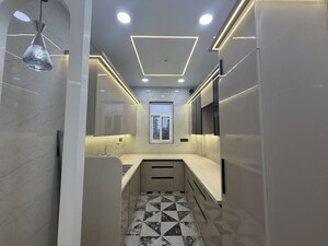 Building Lobby in 3 BHK Builder Floor at Sector 21 – for Rent