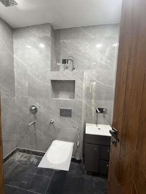 Bathroom in 3 BHK Builder Floor at Sector 21 – for Rent