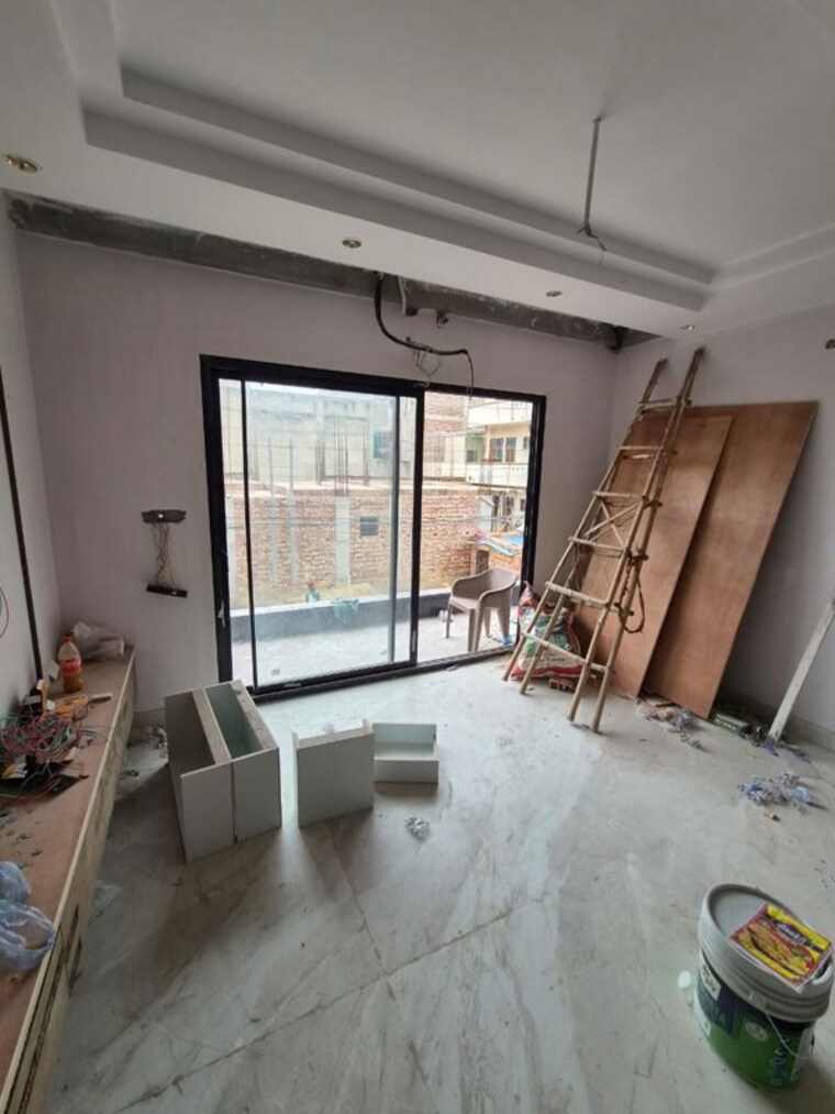 Balcony, sector 2 3 Bedroom 250 Sq.Yd. Builder Floor In Sector 2 Rohtak 10620381