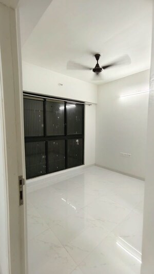 Room in 1.5 BHK Apartment at Runwal Gardens, Dombivli East – for Rent