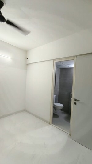 Room in 1.5 BHK Apartment at Runwal Gardens, Dombivli East – for Rent