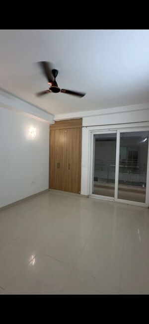 Room in 5 BHK Apartment at SS Linden, Sector 84 – for Rent