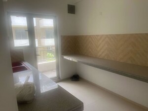 Room in 3 BHK Builder Floor at Palam Vihar Residents Association, Palam Vihar – for Rent