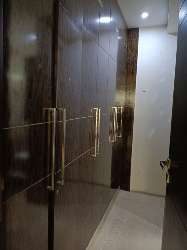 Bathroom, maharani bagh 6 Bedroom 806 Sq.Yd. Independent House In Maharani Bagh Delhi 10620430
