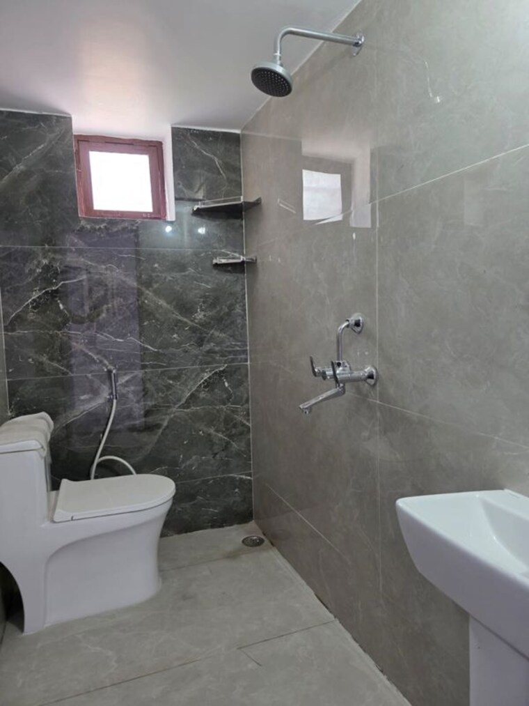 Bathroom, clement town 2 Bedroom 1500 Sq.Ft. Independent House In Clement Town Dehradun 10620489