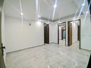 Room in 2 BHK Builder Floor at Saket – for Rent