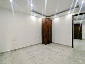 Room in 2 BHK Builder Floor at Saket – for Rent