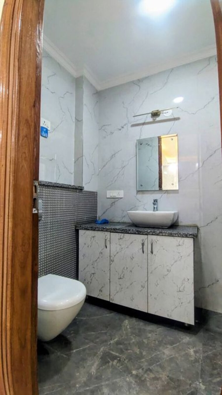 Bathroom, saket 2 Bedroom 2000 Sq.Ft. Builder Floor In Saket Delhi 10620483
