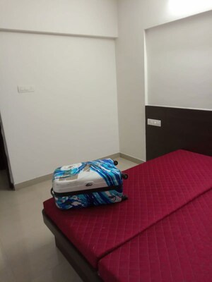 Bedroom in 2.5 BHK Apartment at Bhusari Colony – for Rent