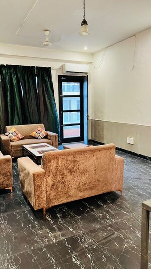 Living Room in 3.5 BHK Builder Floor at Sector 57 – for Rent