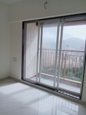 Room in 1 BHK Apartment at Anant Metropolis Insignia Towers, Kasarvadavali – for Rent