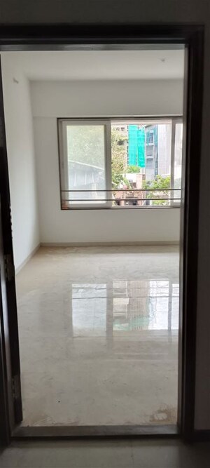 Room in 3 BHK Apartment at Harsh Tulip, Sion – for Sale