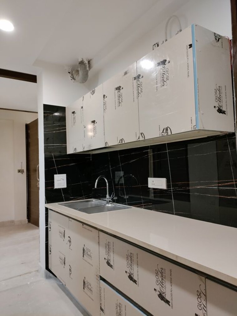 Kitchen, sector 27 3 Bedroom 2300 Sq.Ft. Builder Floor In Sector 27 Gurgaon 10620502