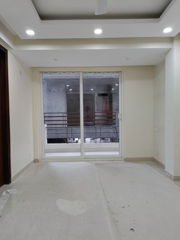 Room, sector 27 3 Bedroom 2300 Sq.Ft. Builder Floor In Sector 27 Gurgaon 10620502