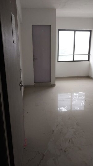 Shop For Rent in Vasna