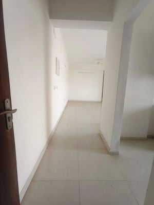Room in 4 BHK Apartment at Pareena Express Heights, Sector 99 – for Sale