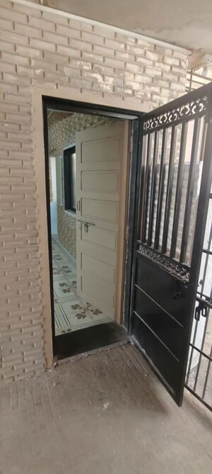 Bathroom in 1 RK Apartment at Prahlad Nagar – for Rent