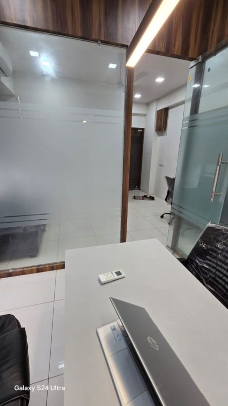 Team Area, satellite Commercial Office Space in IT/SEZ 475 Sq.Ft. In Satellite Ahmedabad 10620544