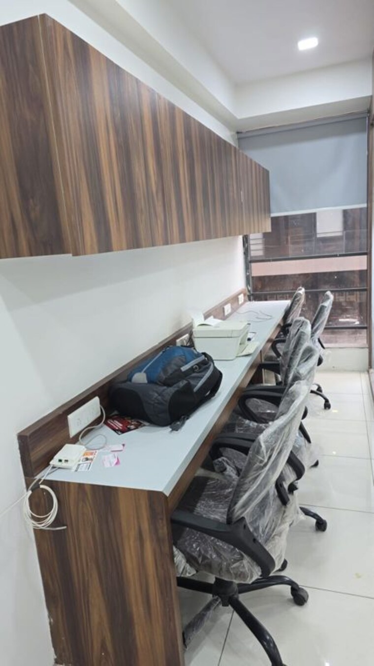 Team Area, satellite Commercial Office Space in IT/SEZ 475 Sq.Ft. In Satellite Ahmedabad 10620544