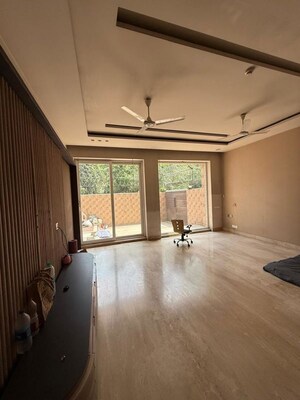 Room in 4 BHK Builder Floor at Golf Course Extension – for Rent