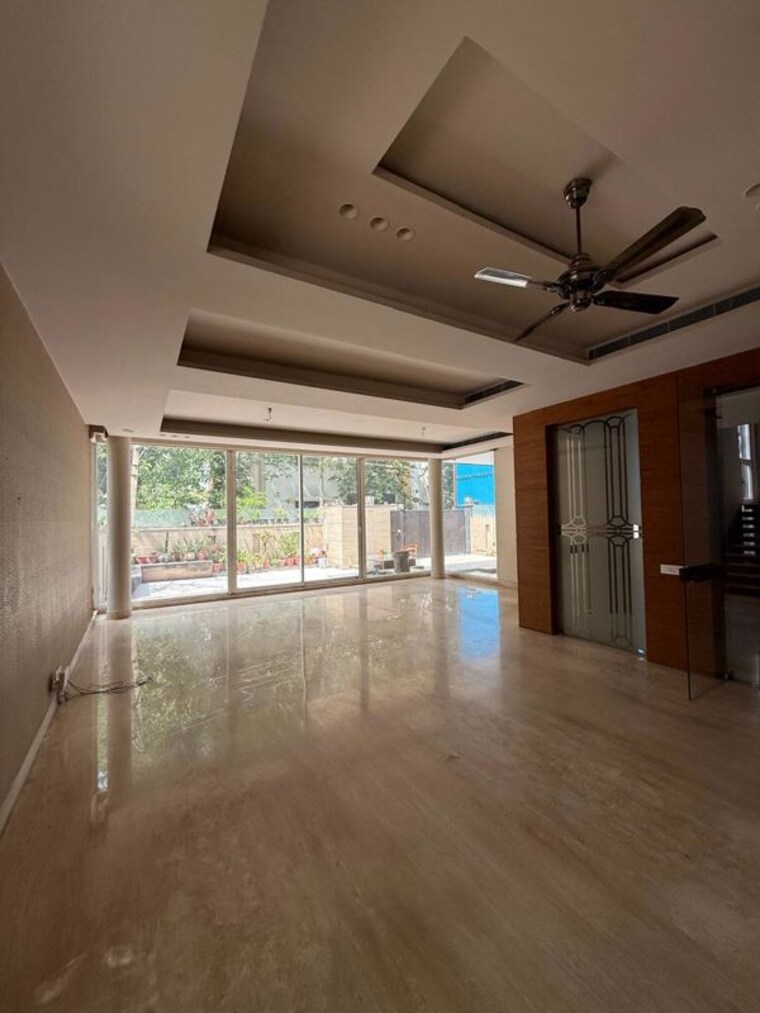  Parking, golf course extension 4 Bedroom 360 Sq.Yd. Builder Floor In Golf Course Extension Gurgaon 10620513