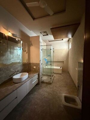 Living Room in 4 BHK Builder Floor at Golf Course Extension – for Rent