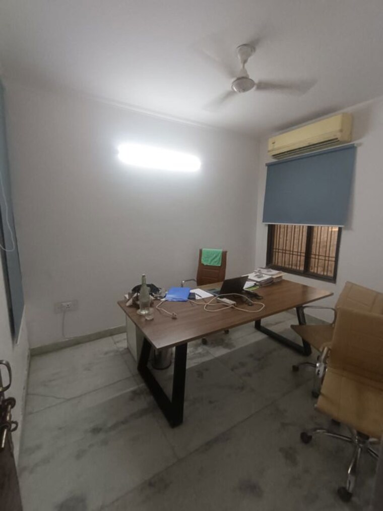 Bedroom, green fields colony 2 Bedroom 300 Sq.Yd. Builder Floor In Green Fields Colony Faridabad 10620560