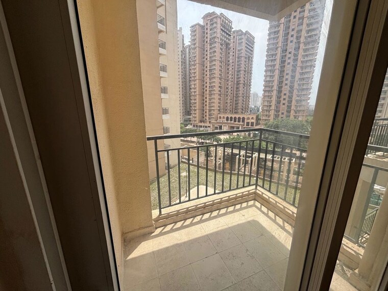 Balcony, amrapali-verona-heights-phase-ii 3 Bedroom 1450 Sq.Ft. Apartment In Amrapali Leisure Valley Greater Noida 10620543