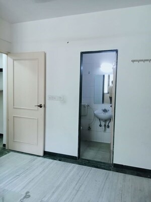 Room in 1 BHK Apartment at Hiranandani Estate Brentford, Ghodbunder Road – for Rent