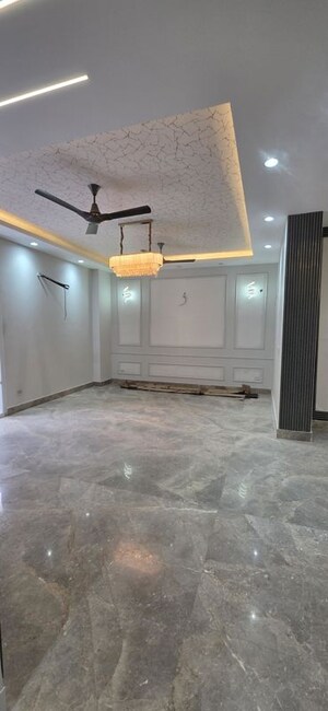 Room in 4 BHK Builder Floor at Palam Vihar Residents Association, Palam Vihar – for Rent