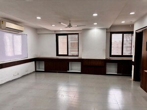 Room in  Office Space at Vivan Square, Satellite – for Rent