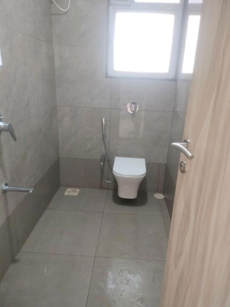 Bathroom, mahaveer-solitaire-edge 2 Bedroom 638 Sq.Ft. Apartment In Kandivali East Mumbai 10620532