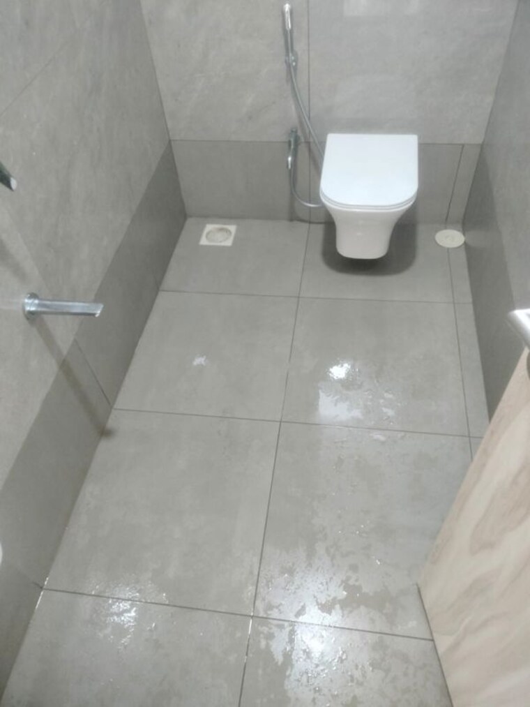 Bathroom, mahaveer-solitaire-edge 2 Bedroom 638 Sq.Ft. Apartment In Kandivali East Mumbai 10620532