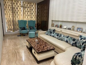 Living Room in 4 BHK Builder Floor at Sector 23 – for Rent