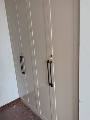 Furnished Amenities in 5 BHK Builder Floor at Dlf Phase I – for Sale