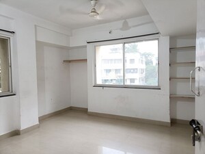 Bedroom in 2 BHK Apartment at Tingre Nagar – for Rent