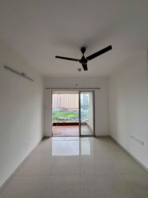 Room in 2 BHK Apartment at Lodha Amara, Kolshet Road – for Sale