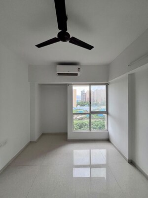 Room in 2 BHK Apartment at Lodha Amara, Kolshet Road – for Sale