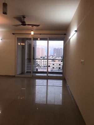 Room in 3 BHK Apartment at Hinduja Lake Front Estate, Bannerghatta Road – for Rent
